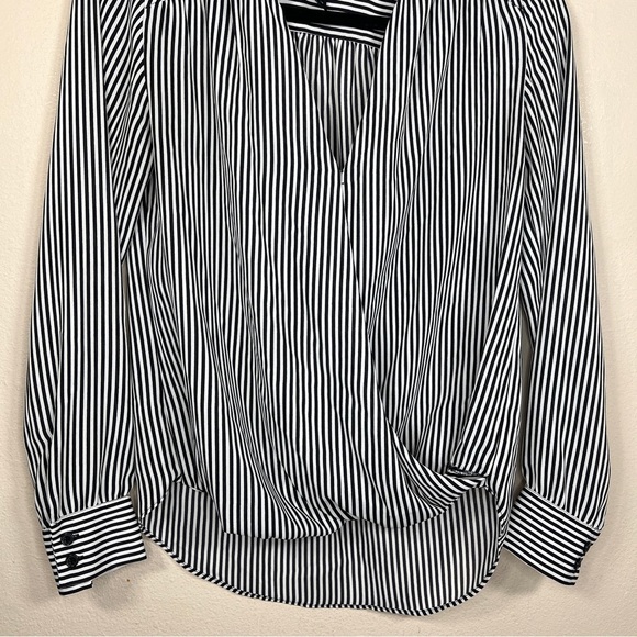SIZE 0 INC BLACK WHITE STRIPED LONG SLEEVE  FLOWY DRAPED - Picture 2 of 6